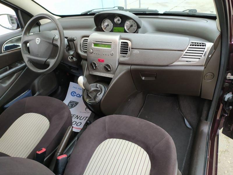 Lancia Ypsilon 1.3 MJT 75 CV Oro