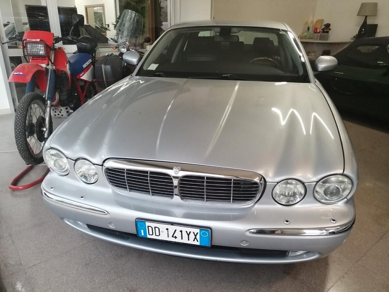 Jaguar XJ 2.7 D V6 cat Executive