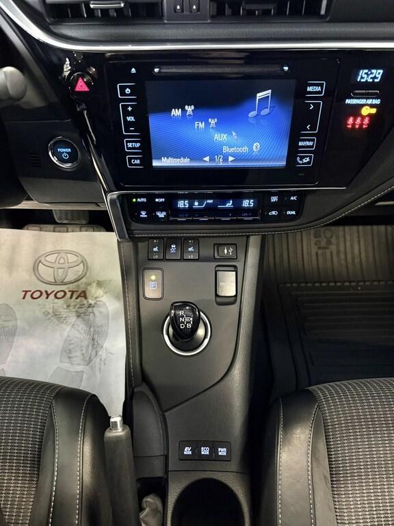 Toyota Auris Touring Sports 1.8 Hybrid Lounge CVT