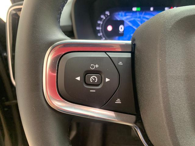 VOLVO XC40 B3 automatico Plus Dark Aziendale