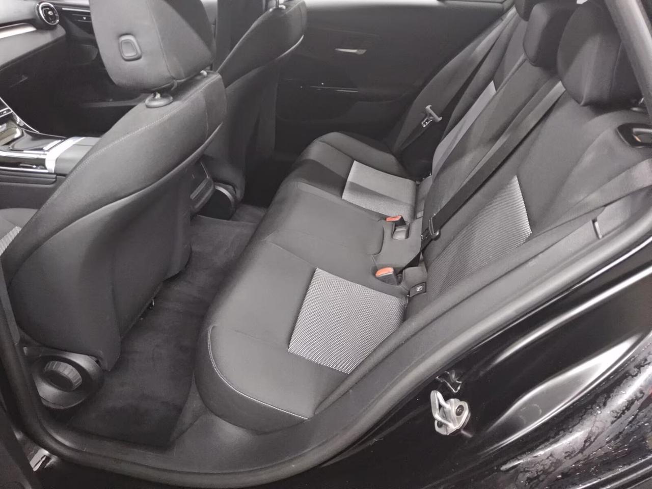 Mercedes-Benz C 220 d Avantgarde Telecamera LED Navi