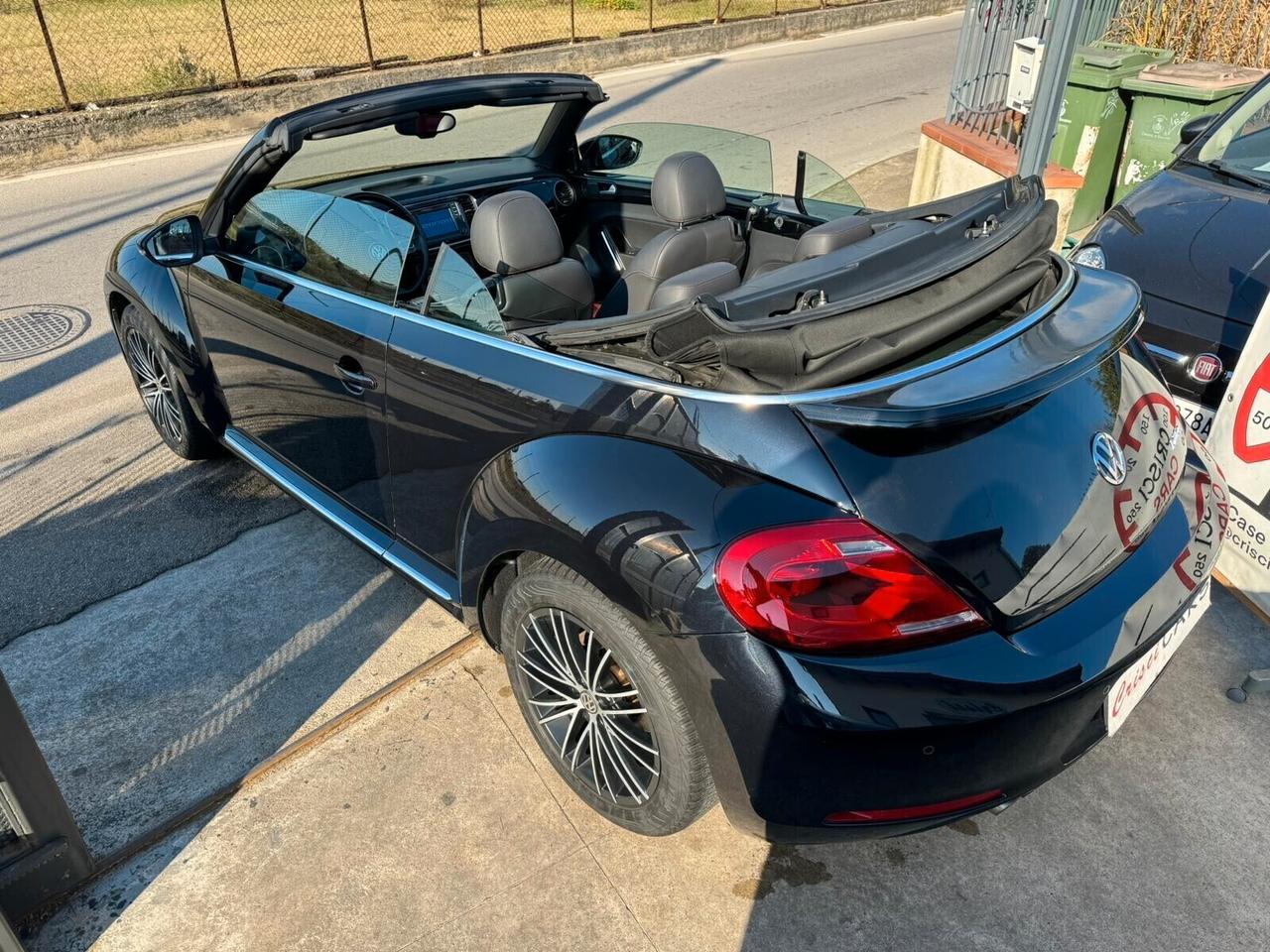 Volkswagen Maggiolino Cabrio Un Gioiello di Auto 2.000€ di Bonus Rottamazione!