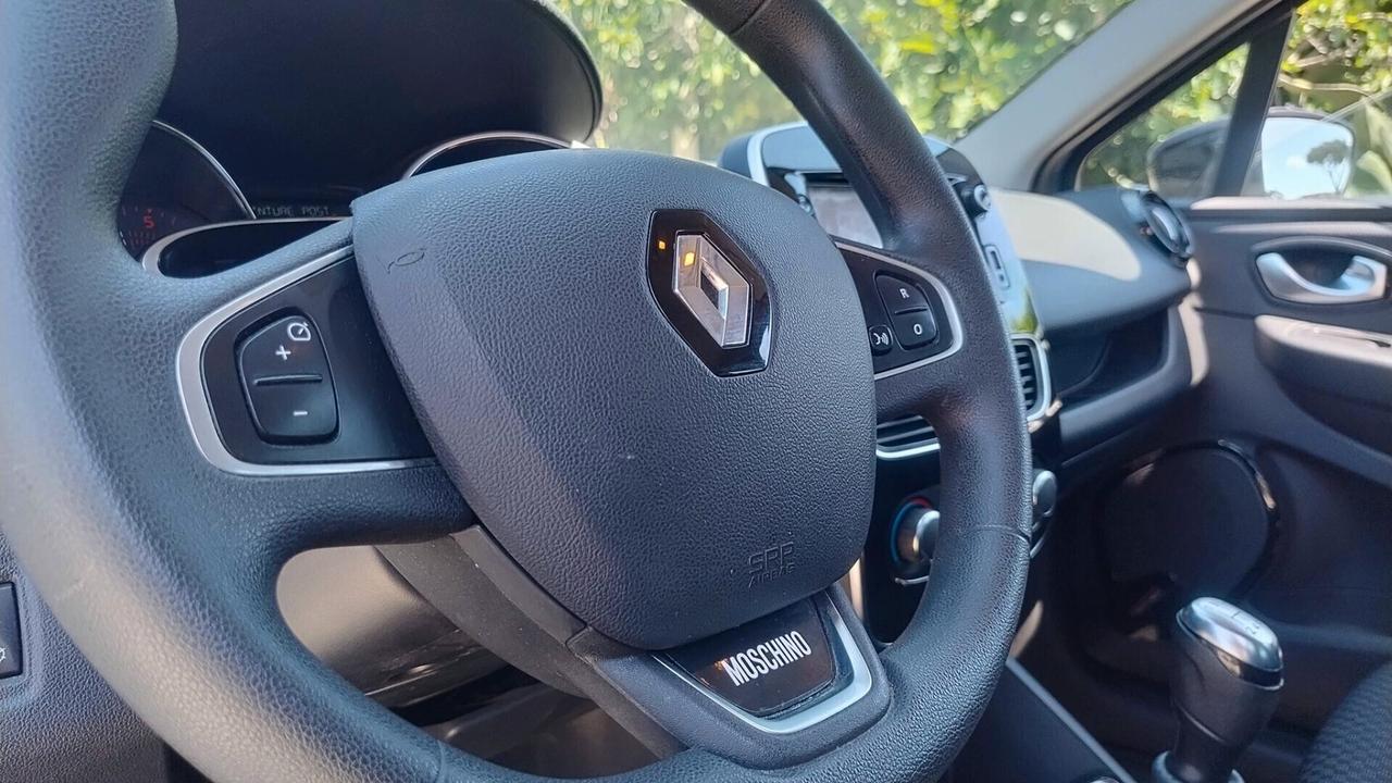 Renault Clio dCi 8V 90 CV 5 porte Moschino Intens
