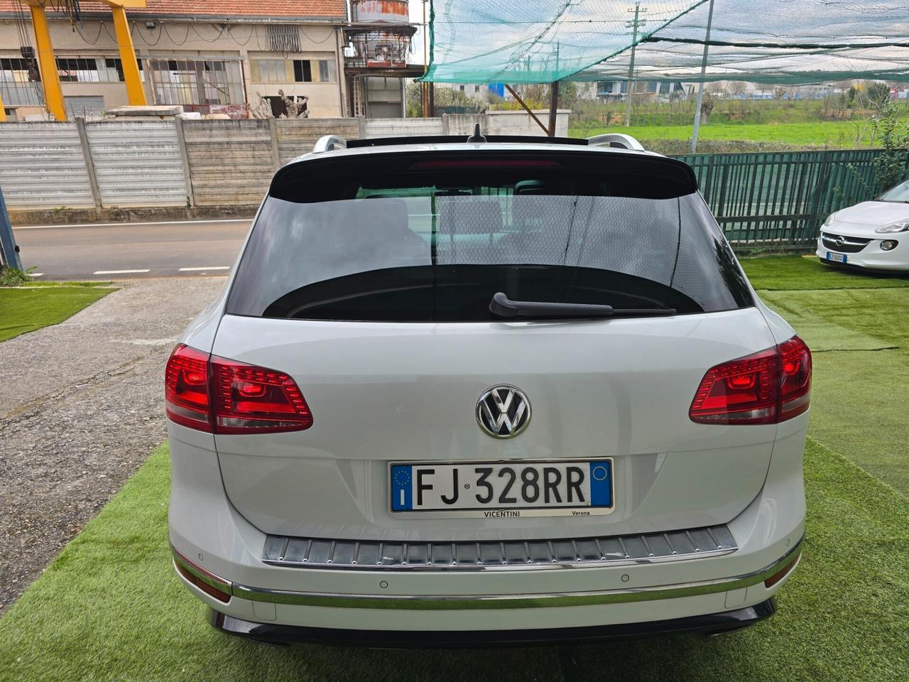 VW Touareg R.LINE 3.0TDI 204CV TETTO APRIBILE -2017