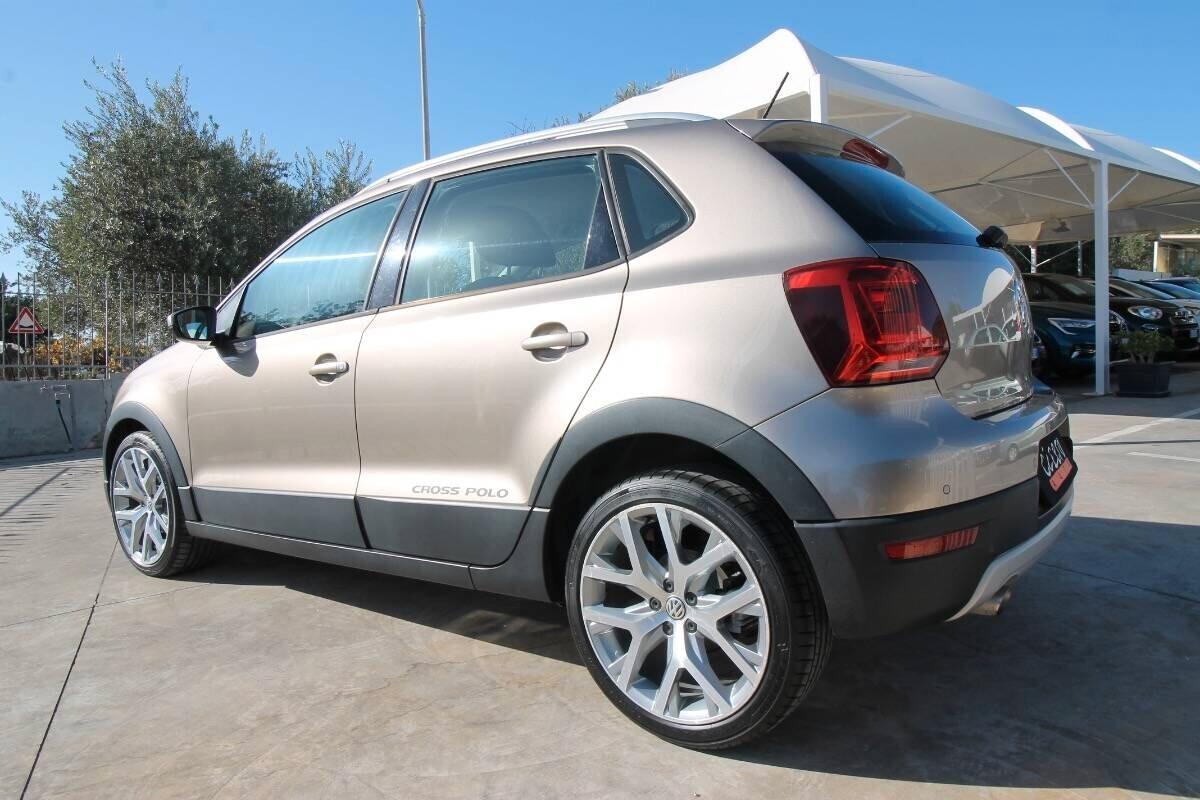 Volkswagen Polo Cross 1.4 TDI DSG 90CV | 2016