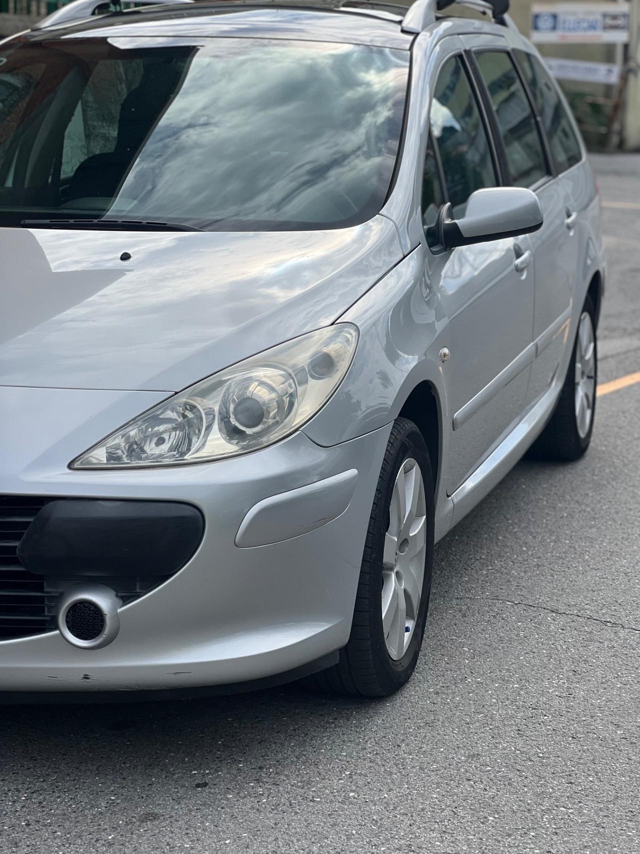 Peugeot 307 1.6 16V HDi FAP 90CV Station D-Sign 7 posti
