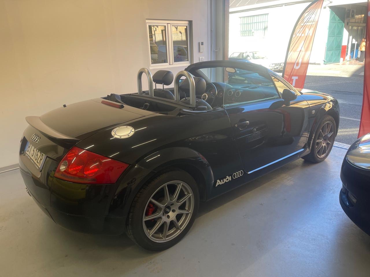 Audi TT Roadster 1.8 T 20V 179 CV cabrio