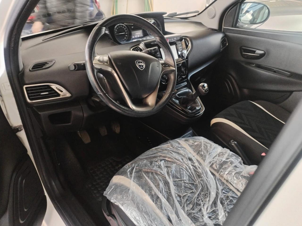 Lancia Ypsilon 1.3 MJT 16V 95 CV 5 porte S&S Platinum