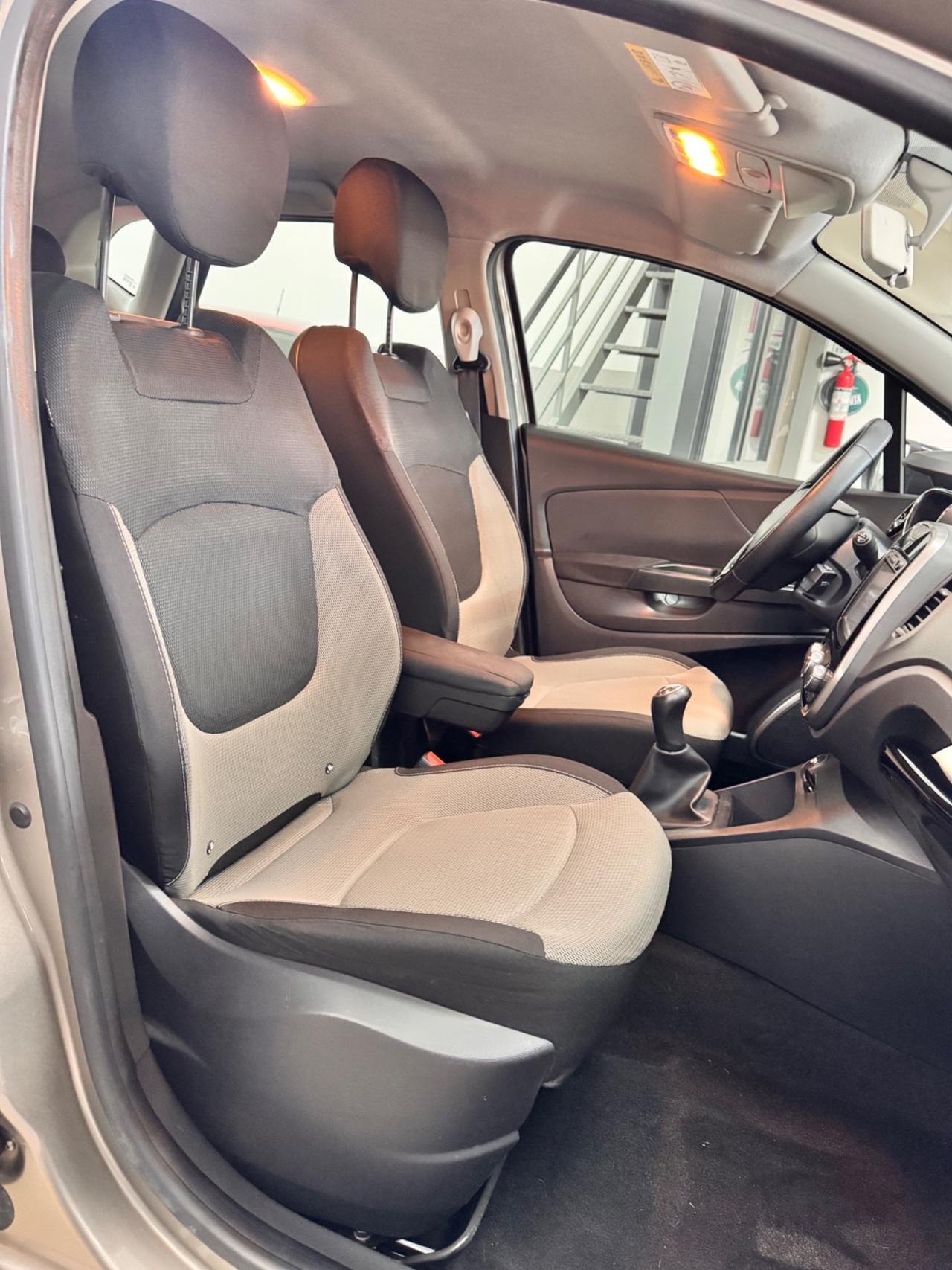 Renault Captur 1.5 DCi 90 Cv S&S 90.000 Km - 2015