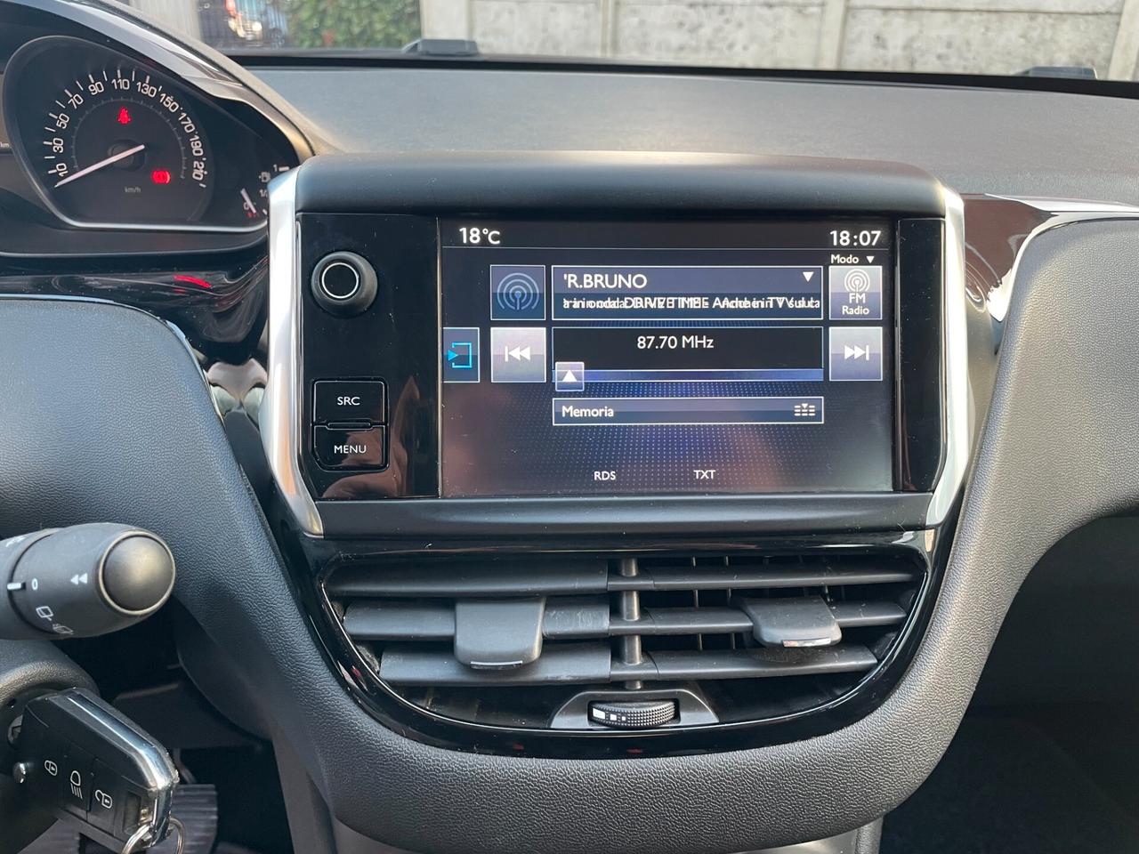 Peugeot 208 PureTech 82 5 porte Allure CINGHIA NUOVA !!!