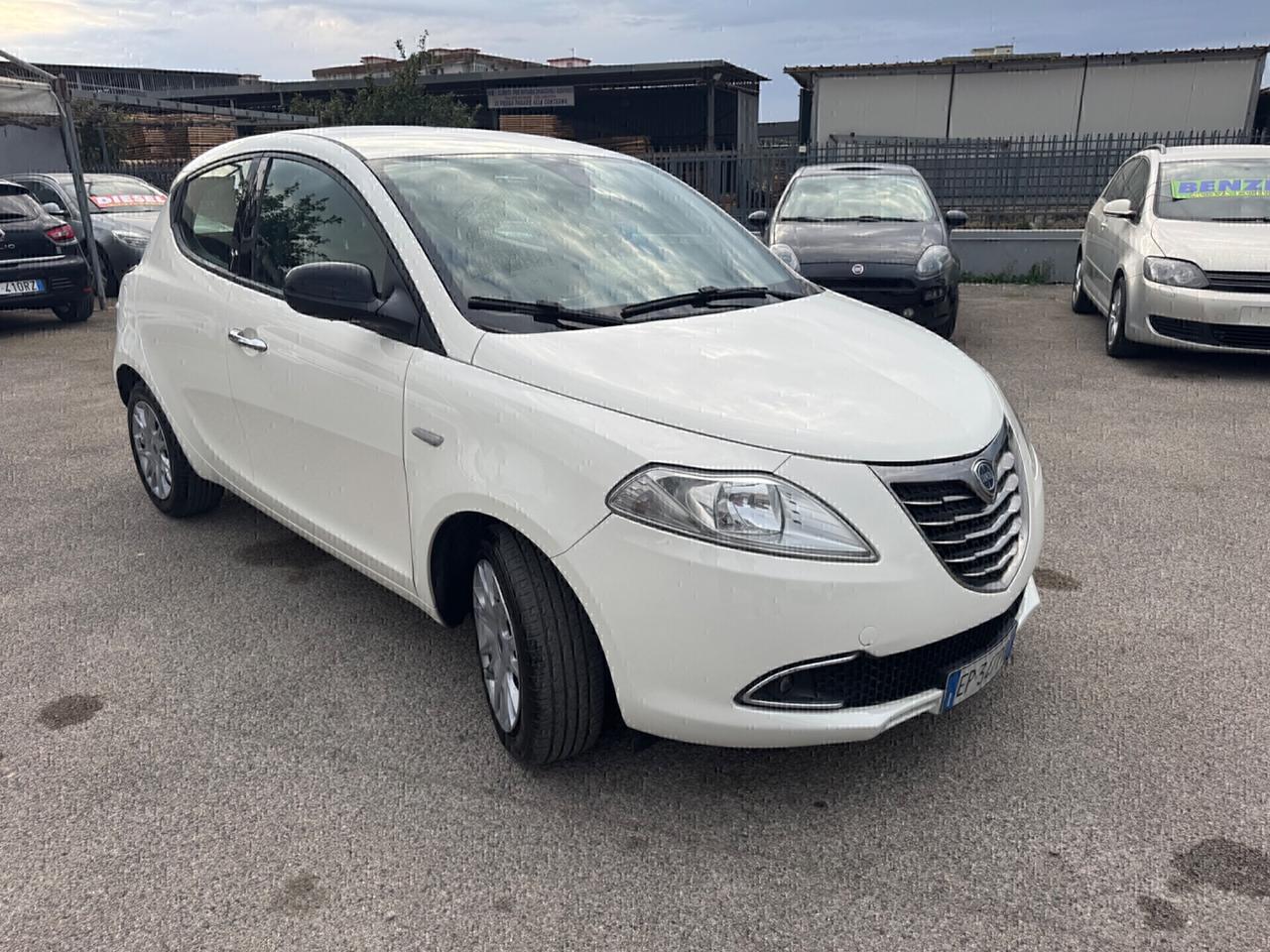 Lancia Ypsilon 1.2 69 CV 5 porte S&S Gold