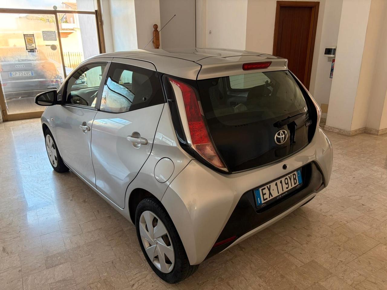 TOYOTA AYGO 1.0 5P X-PLAY "UN GIOIELLINO"
