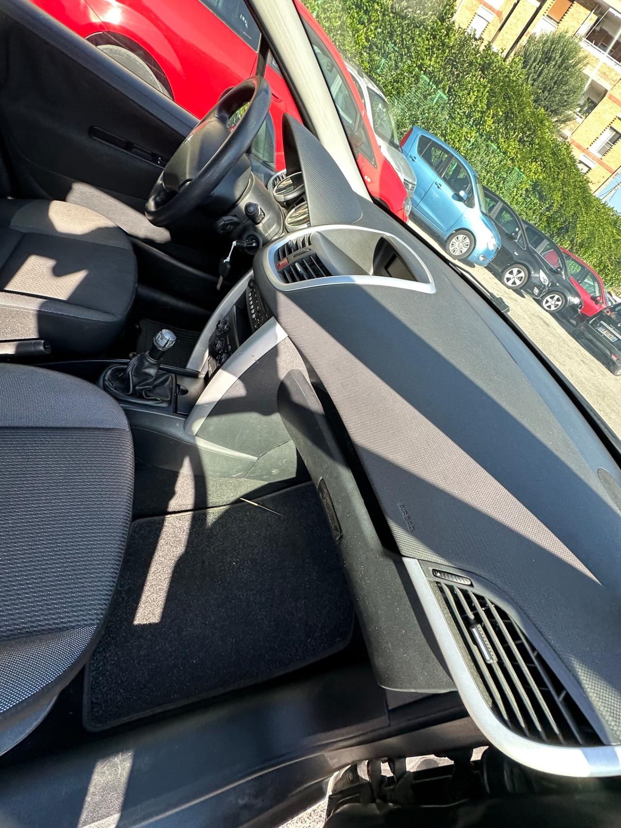 Peugeot 207 Plus 1.4 8V 75CV 5p. ECO GPL