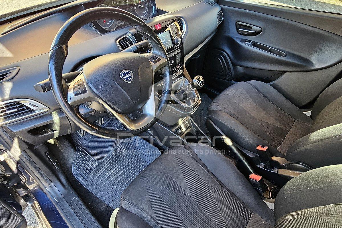 LANCIA Ypsilon 1.2 69 CV 5 porte GPL Ecochic Gold