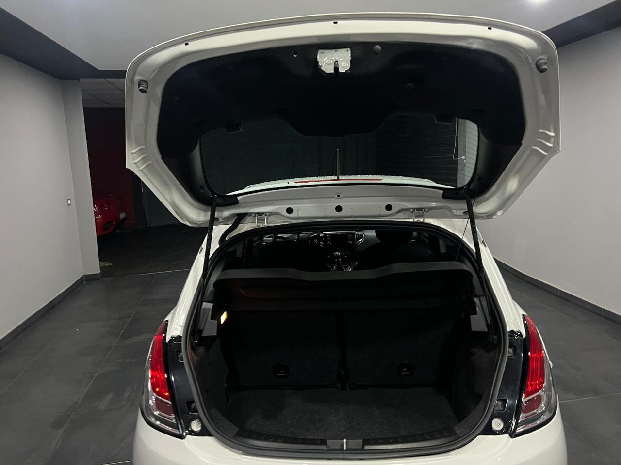 Lancia Ypsilon 1.0 FireFly 5 porte S&S Hybrid Ecochic Gold