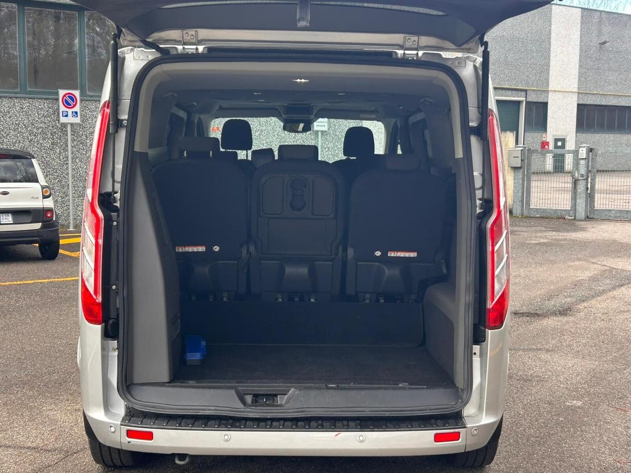 Ford Tourneo Custom 320 2.0 EcoBlue 185 CV Automatic Titanium L2 | 9 Posti | Navi | Clima | Telecamera