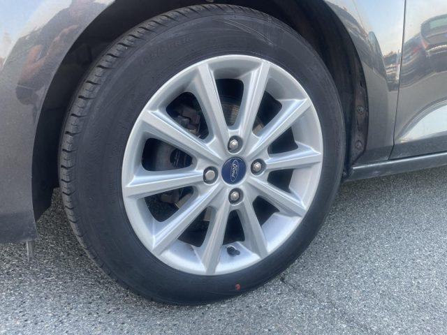 FORD Fiesta 1.1 BENZ 85 CV 5 porte Titanium OK NEOPATENTATI