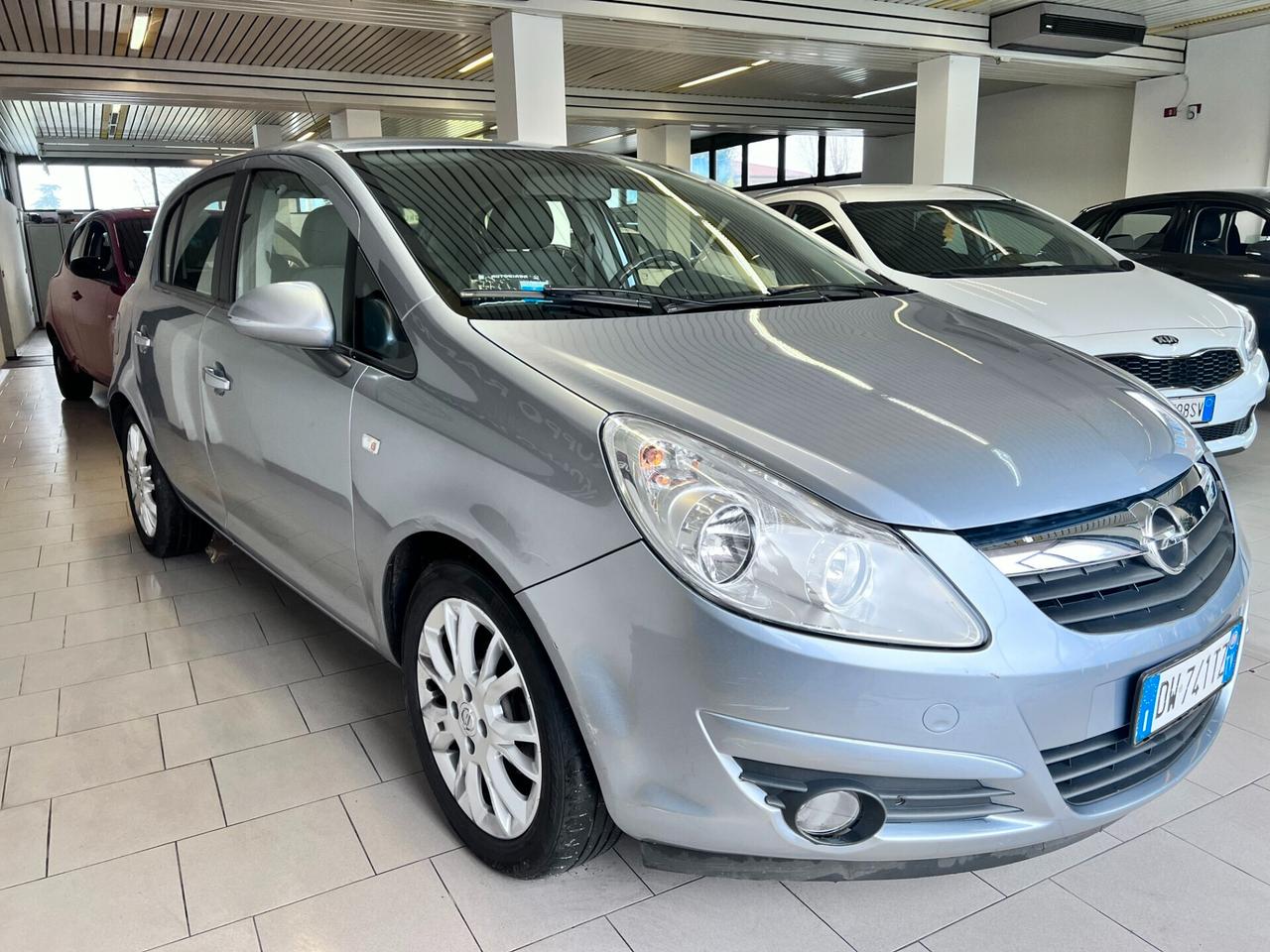 Opel Corsa 1.4 16v 5 porte Cosmo