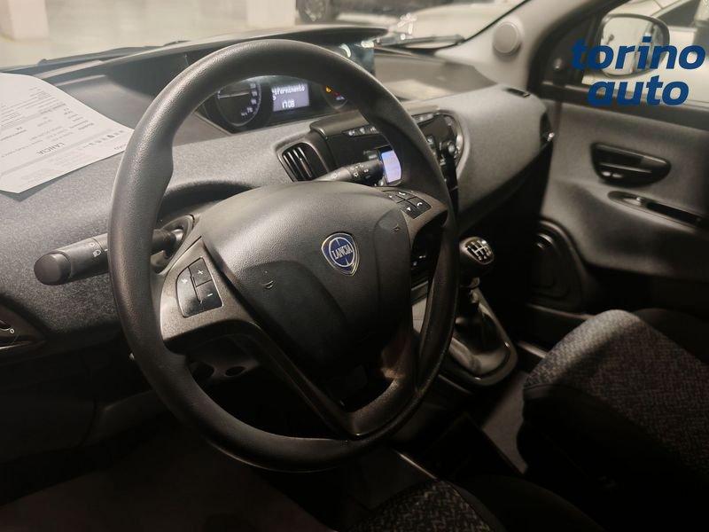 Lancia Ypsilon Ypsilon 1.0 FireFly 5 porte S&S Hybrid Ecochic Silver