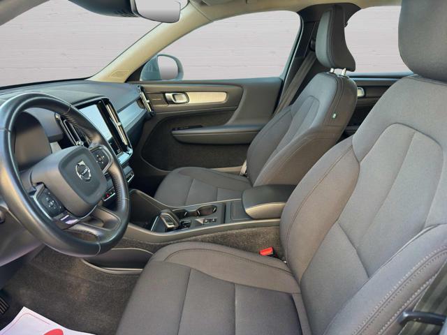 VOLVO XC40 B4 AWD Geartronic Momentum