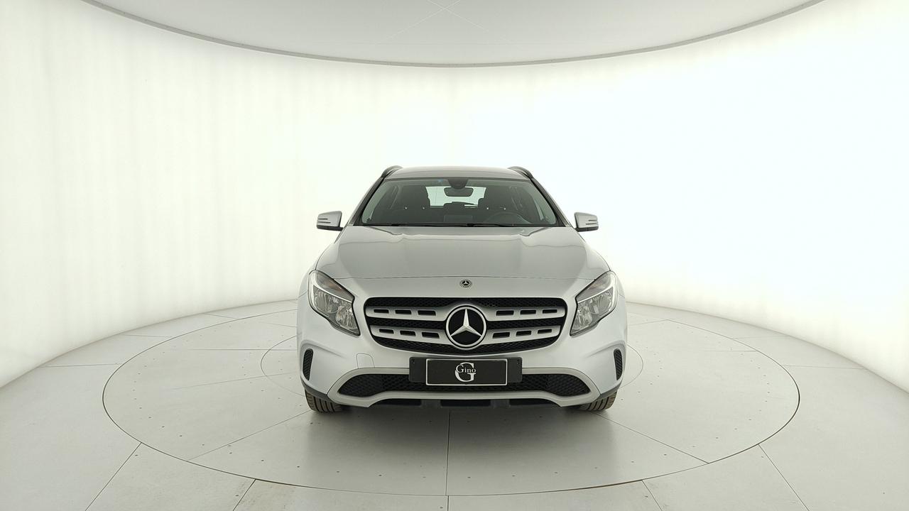 Mercedes-Benz GLA 180 Business