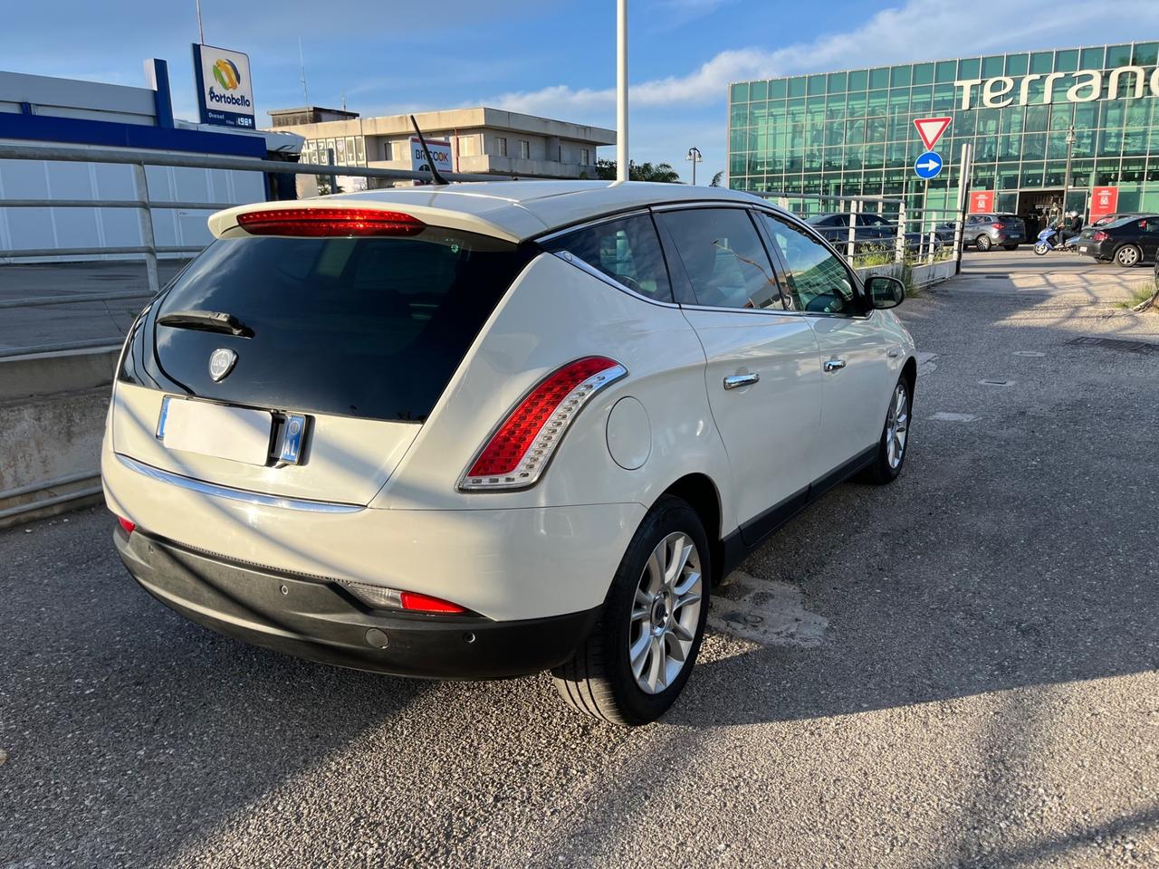 Lancia Delta 1.6 MJT DPF 105 CV Gold