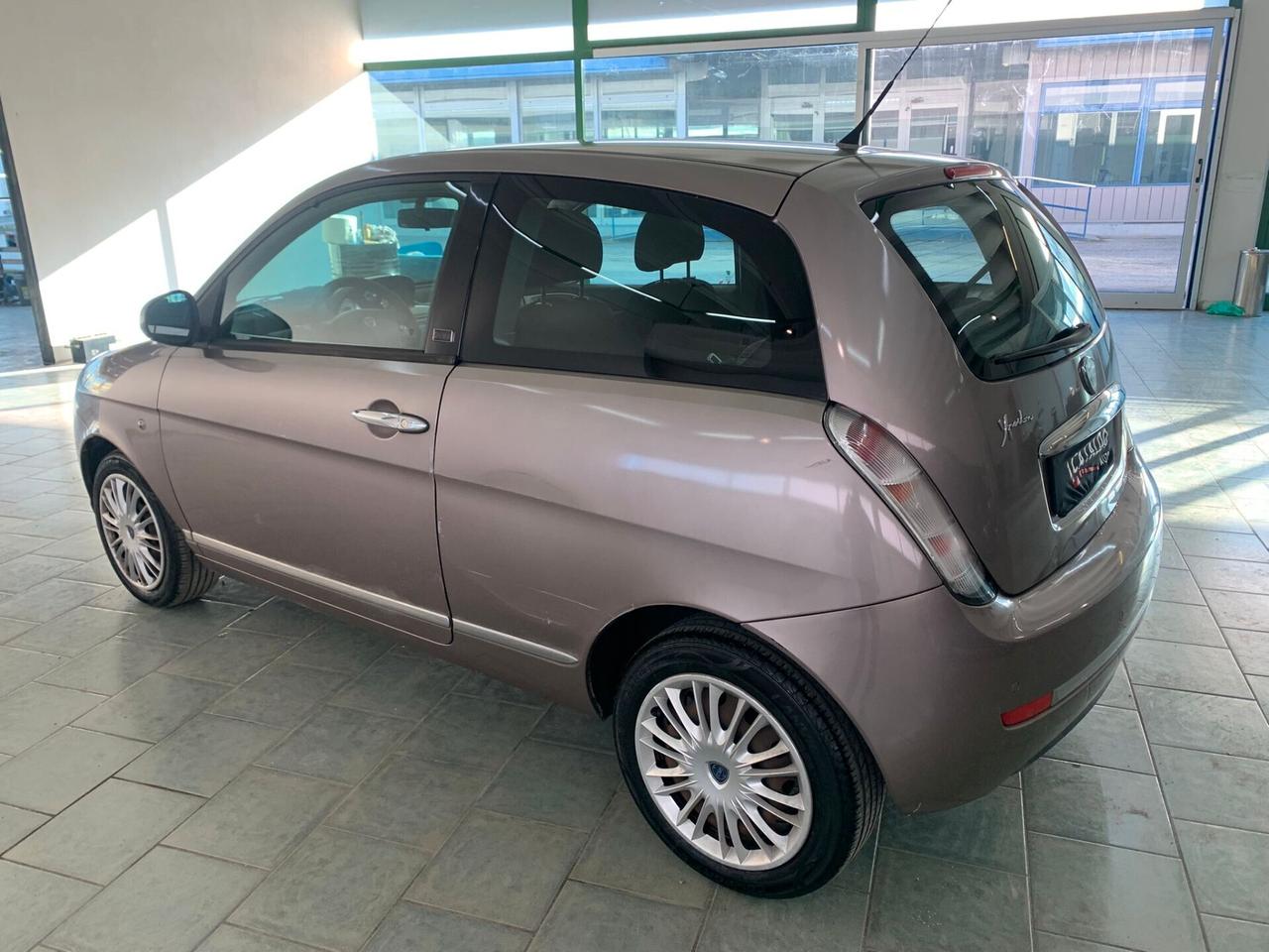 Lancia Ypsilon 1.2 69 CV Diva