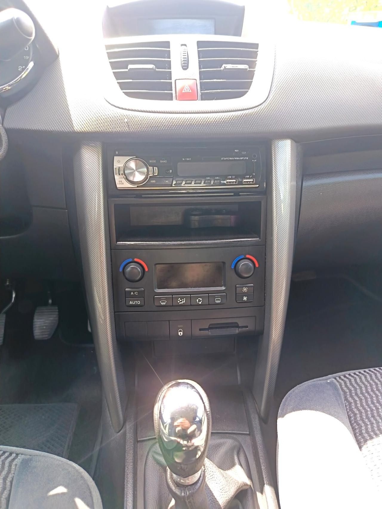 Peugeot 207 1.4 HDi 70CV 5p. X Line