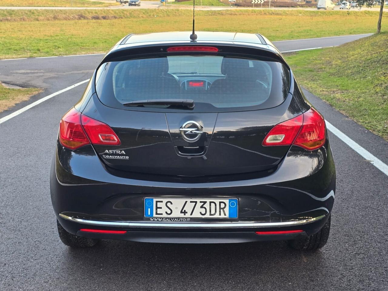 Opel Astra 1.4 BENZINA OK PER NEOPATENTATI ANNO 2013
