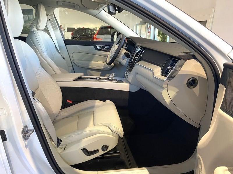Volvo XC60 Recharge T6 253+145 CV AWD Plug-in Hybrid Automatica Recharge Ultra Dark