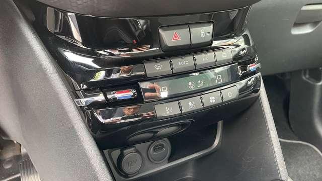 Peugeot 208 5 Porte 1.2 PureTech 82cv Allure S&S neopatent