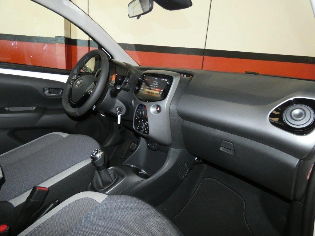 Toyota Aygo Connect 1.0 VVT-i 72 CV 5 porte x-play