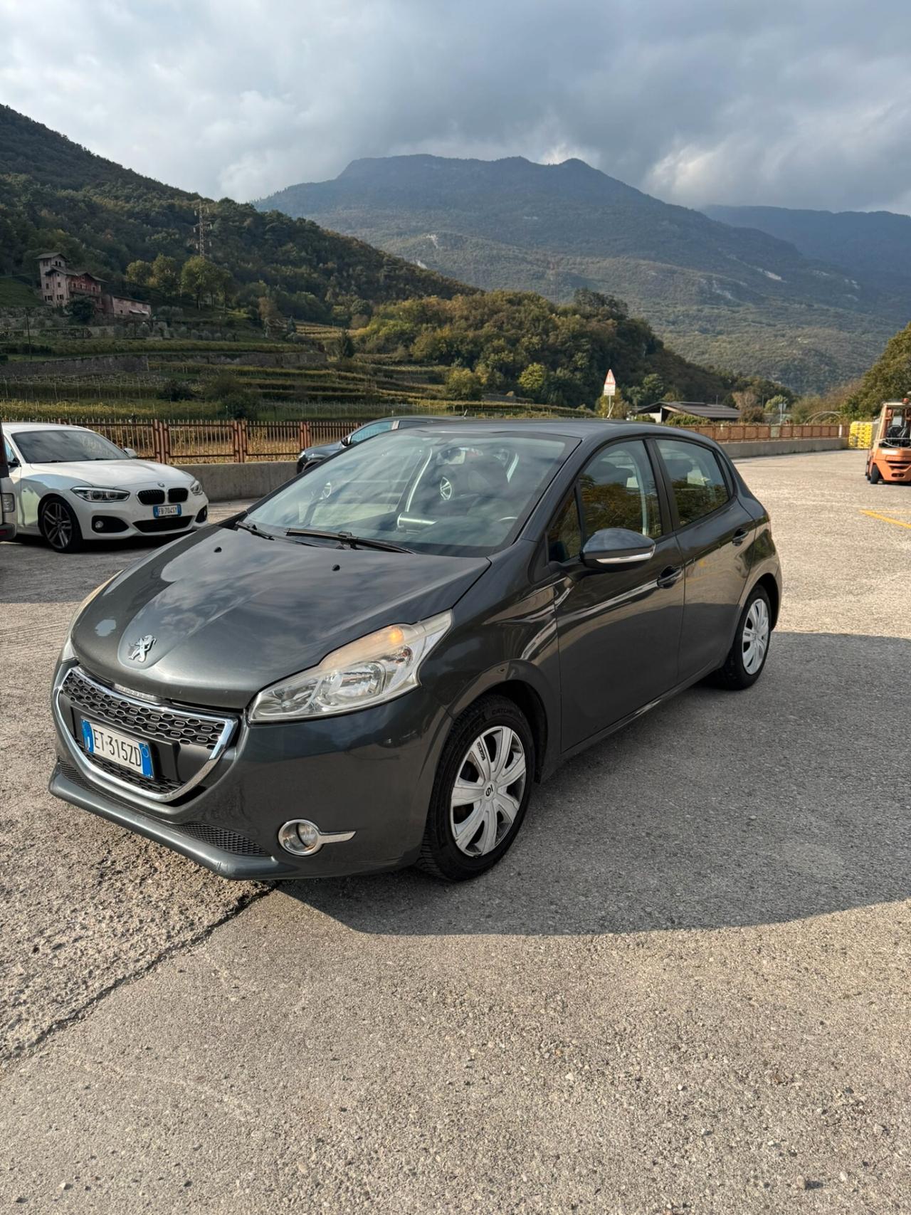 Peugeot 208 1.4 HDi 68 CV 5 porte NEOPATENTATI