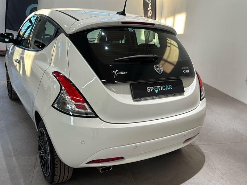 Lancia Ypsilon Ypsilon 1.0 FireFly 5 porte Hybrid Ecochic Gold