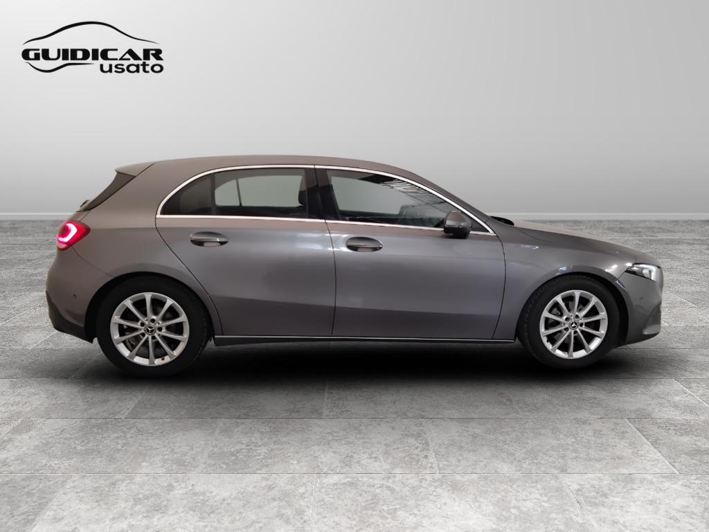 Mercedes-Benz Classe A - W177 2018 - A 180 d Sport auto