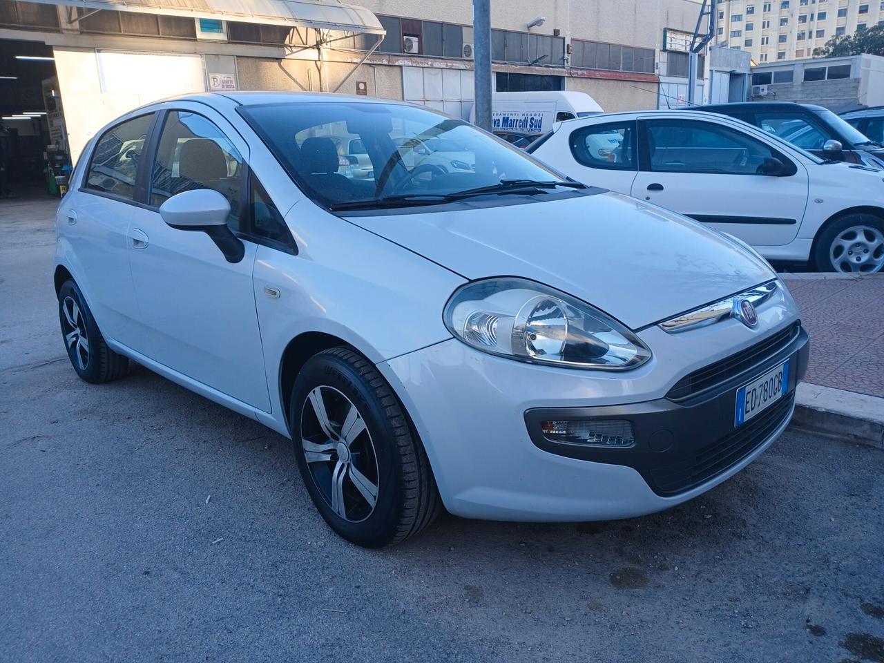 Fiat Punto Evo 1.3 MTJ 75 CV. DINAMIC BIANCO PERLA