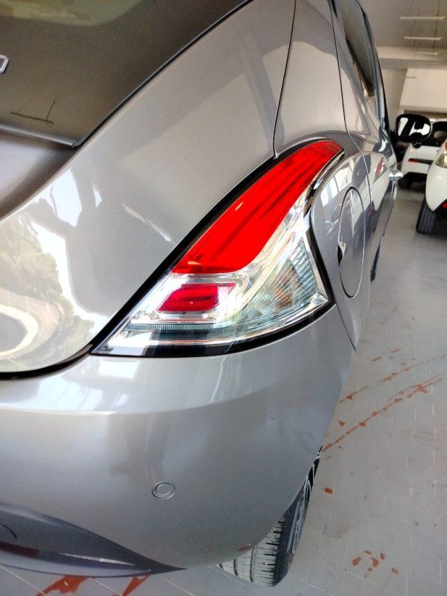 LANCIA Ypsilon 1.0 Hybrid Gold
