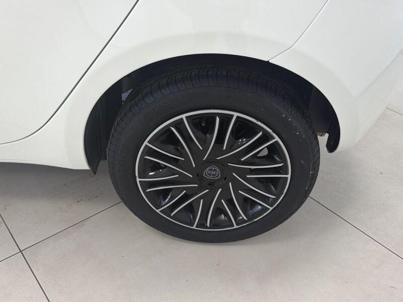Lancia Ypsilon 1.2 69cv Start& Stop Gold