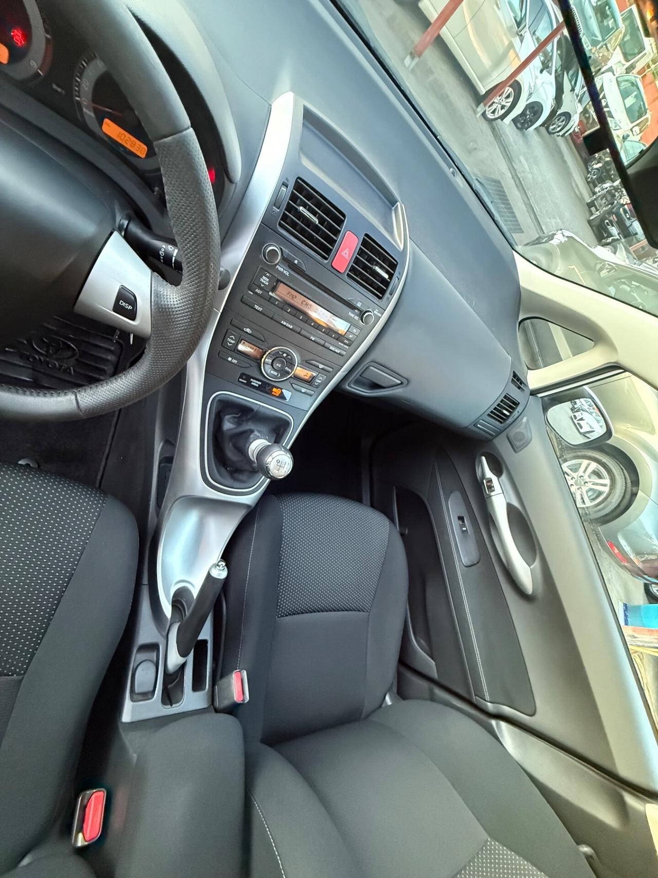 Toyota Auris 1.4 D-4D -( 98 mila km ) Active