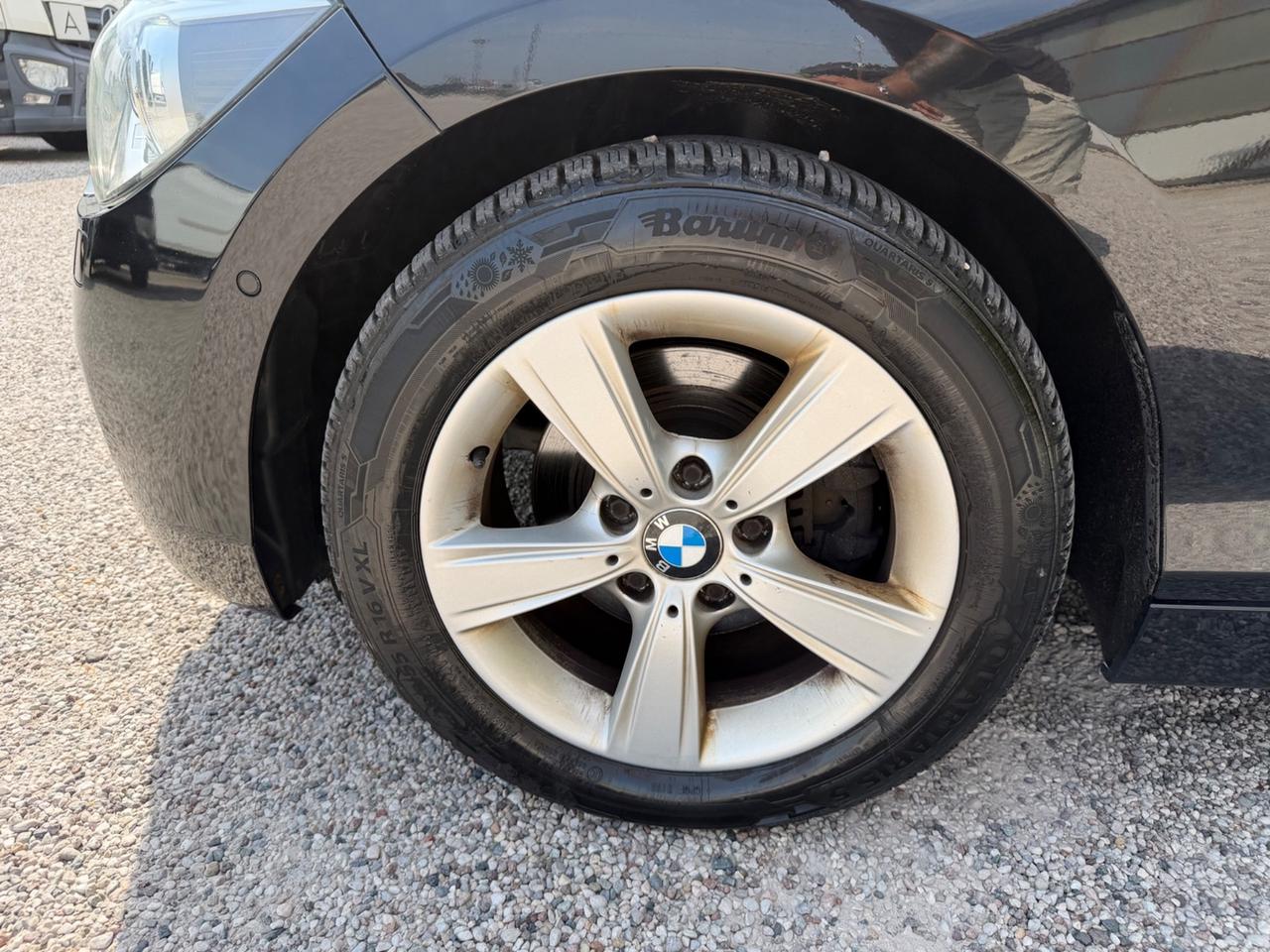 Bmw 118 118i 5p. Unique