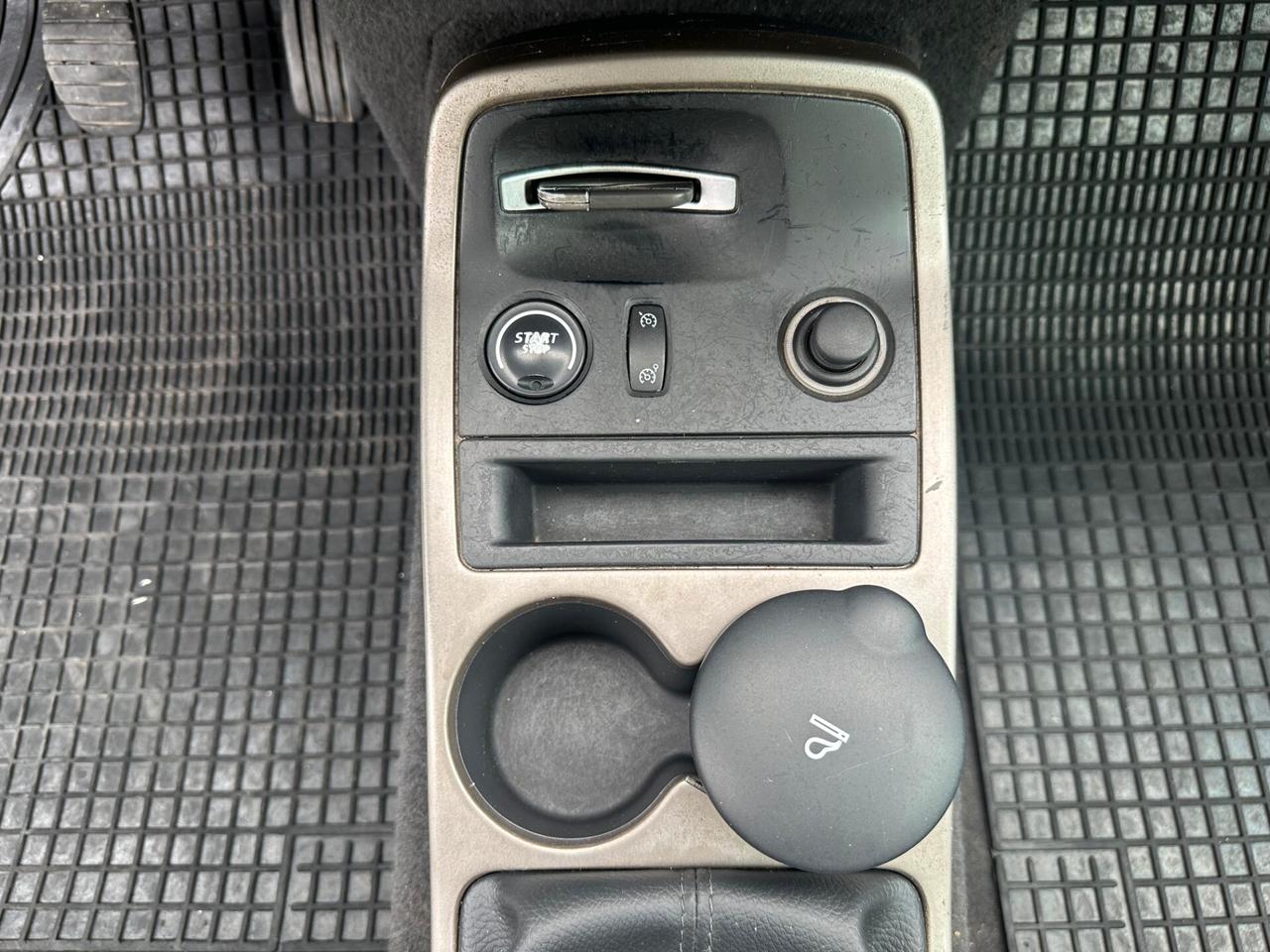 RENAULT ESPACE AUTHENTIQUE 7 POSTI