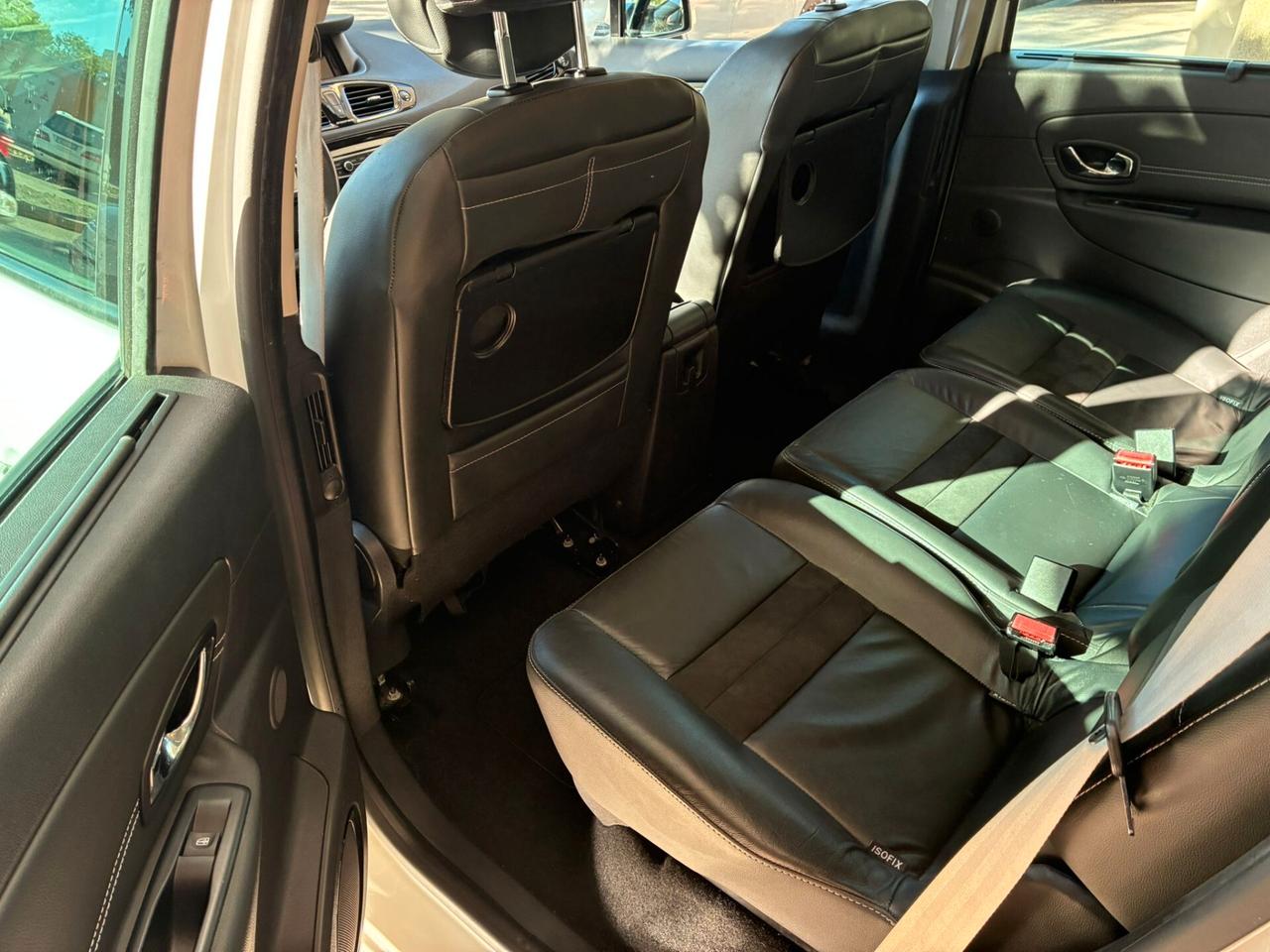 Renault Scenic1.6dCi130CV Tetto navi retro-12