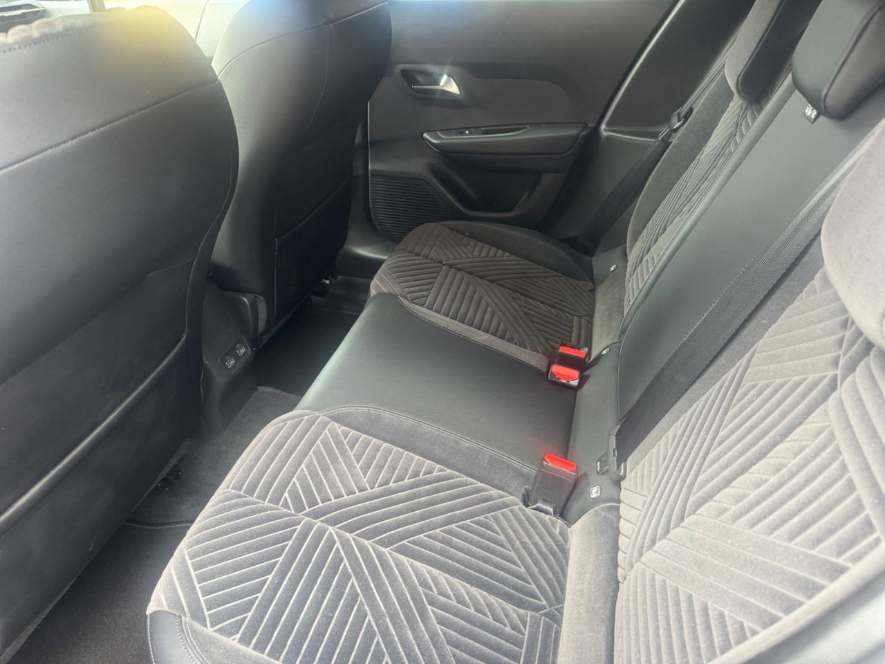 Lancia Ypsilon Hybrid e-DCT Edizione Cassina