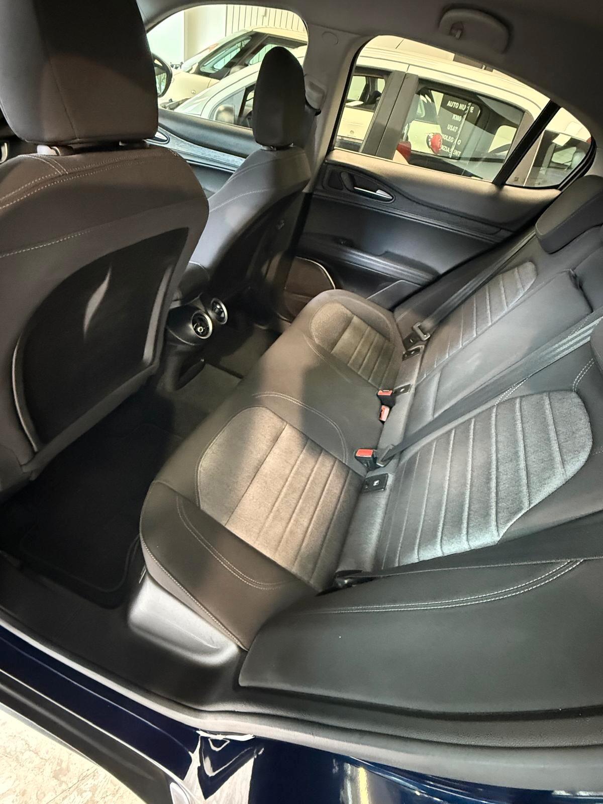 Alfa Romeo Stelvio 2.2 Turbodiesel 160 CV AT8 RWD Business