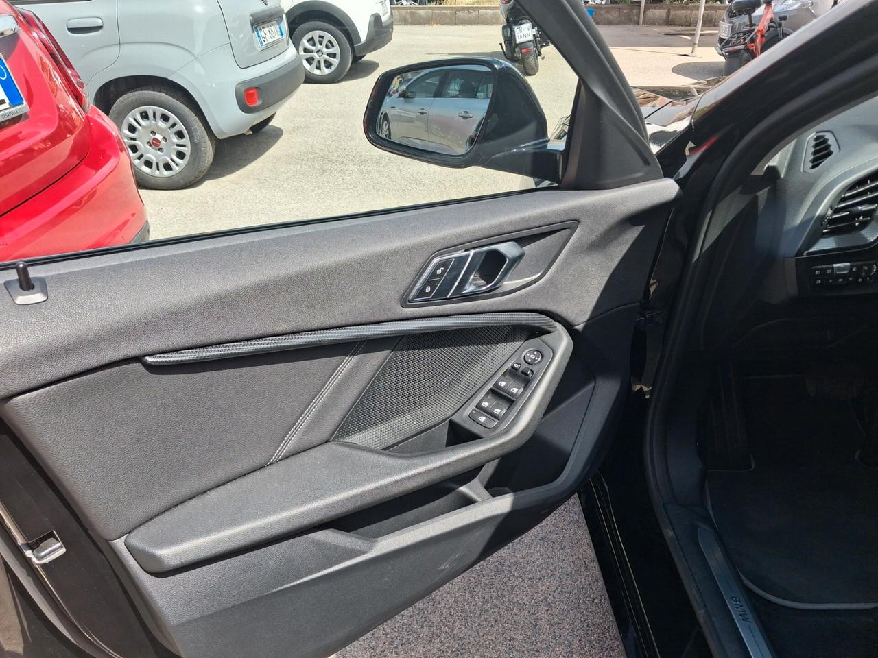 Bmw 120d xDrive 5p. Sport 190 C.V. NAVIGATORE CAMBIO AUTOMATICO FARI FULL LED SOLI KM 59960 GARANZIA 12 MESI CERTIF. DI CONFORMITA'