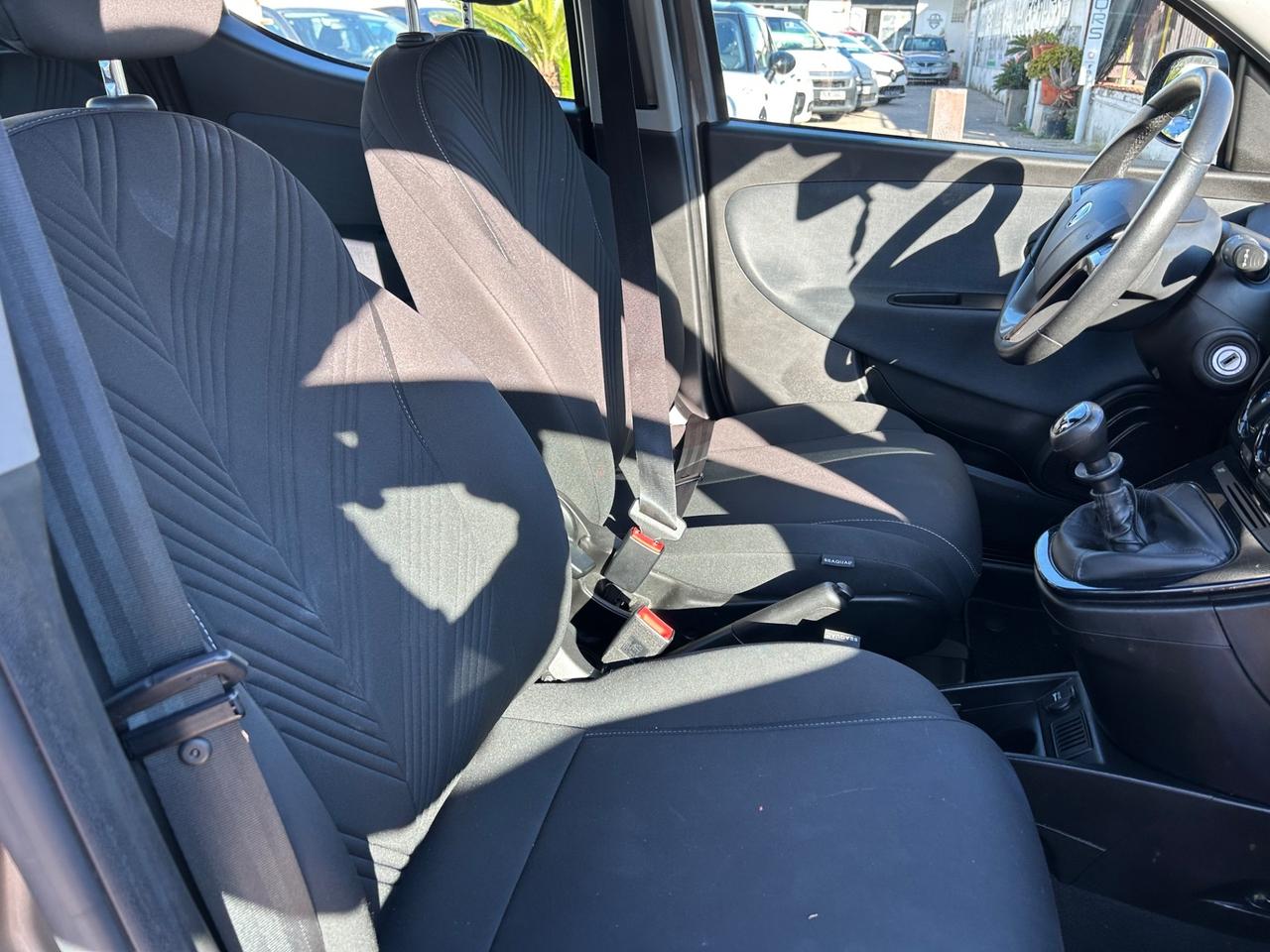 Lancia Ypsilon 1.0 FireFly 5 porte S&S Hybrid Gold