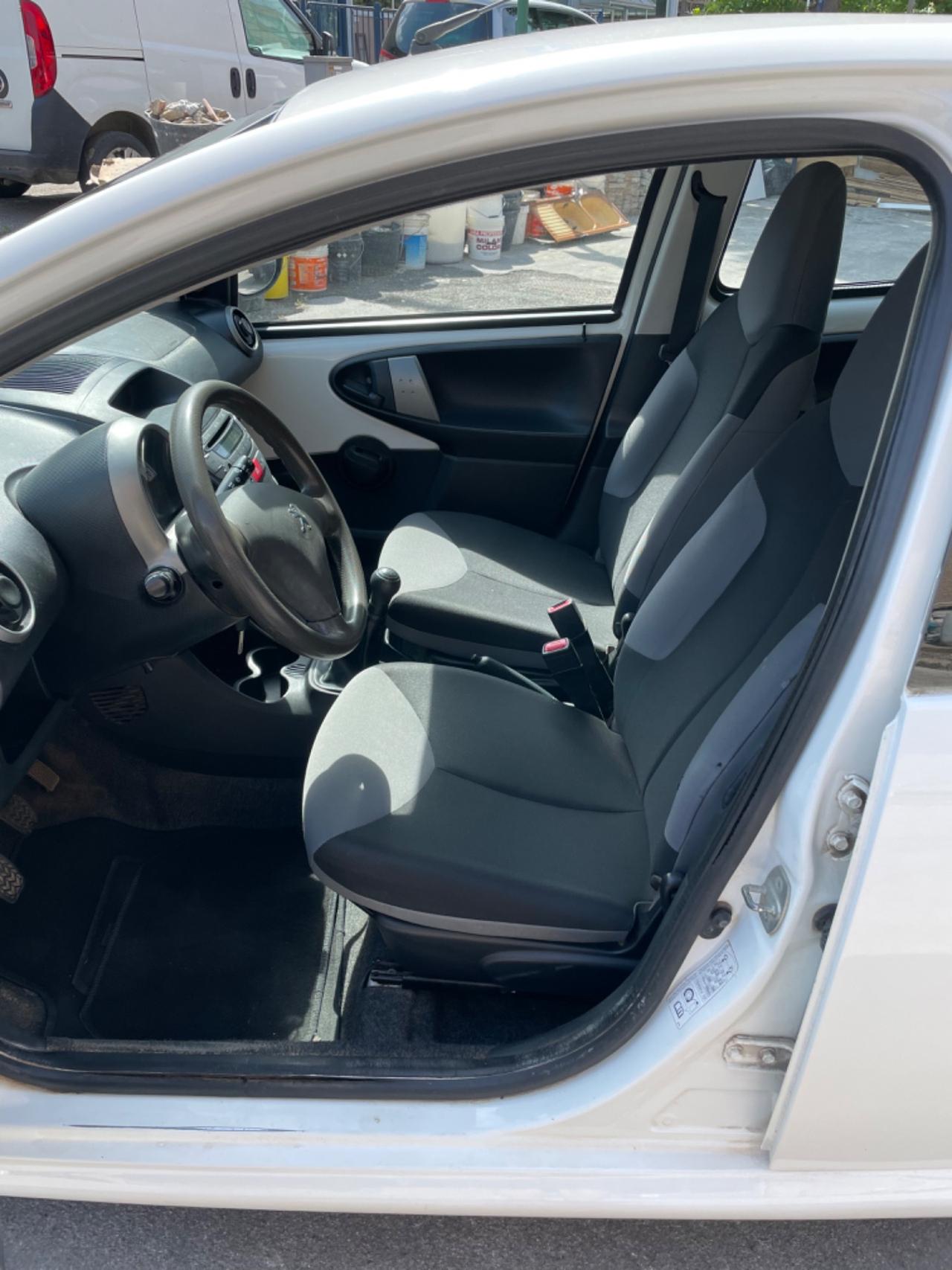 Peugeot 107 1.0 68CV 5p. Active 2Tronic