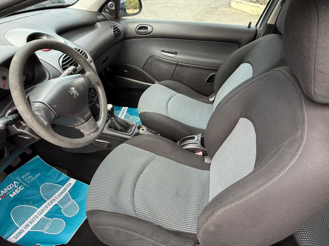 Peugeot 206 1.1 3p. XT