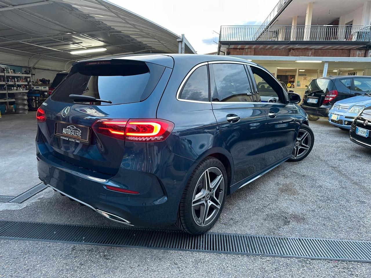 ELEGANZA DISARMANTE! B180 AMG STRAFULL/MOZZAFIATO