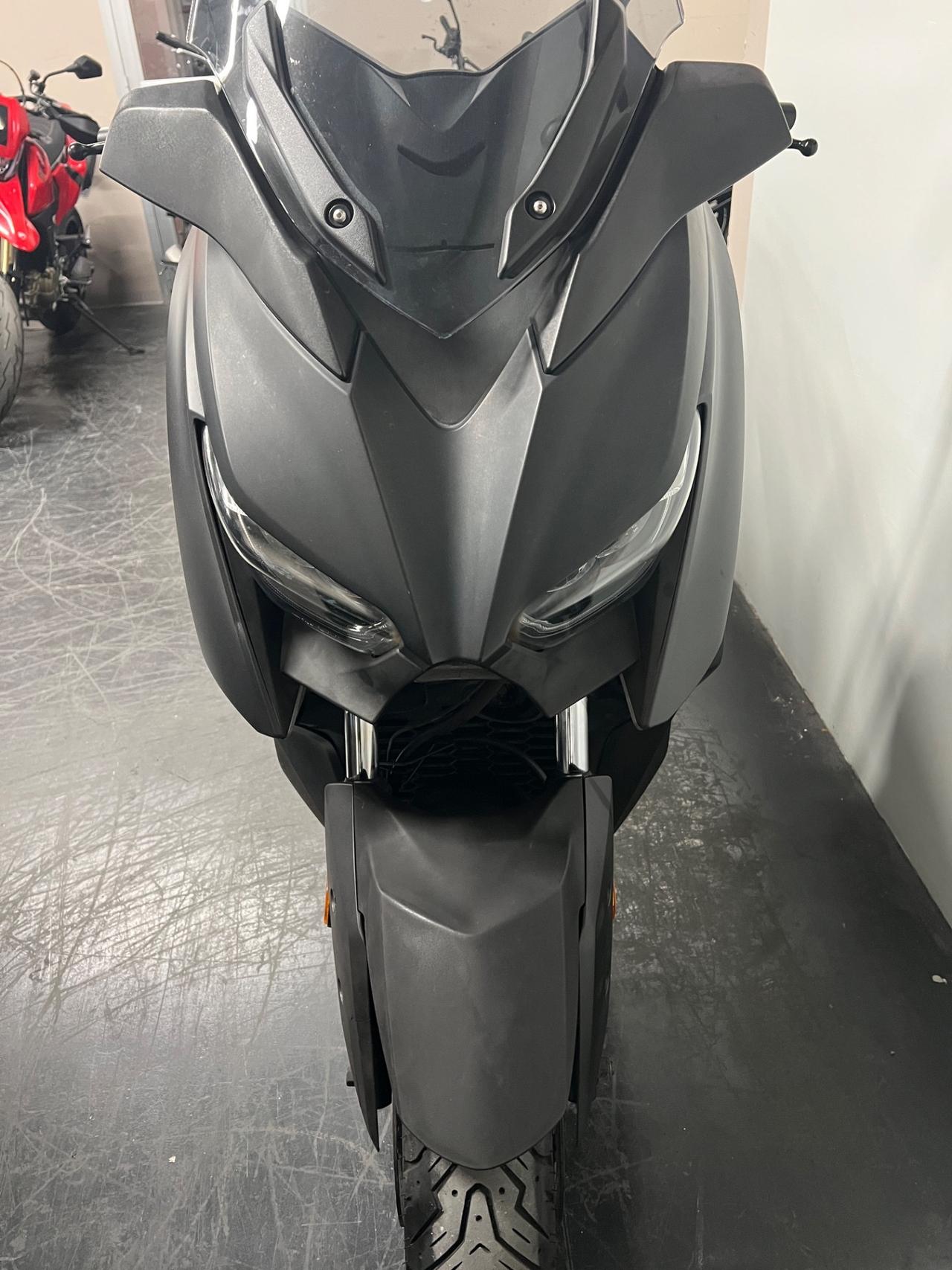 Yamaha X-Max 400